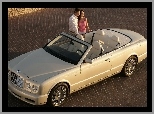 Bentley Azure, Para